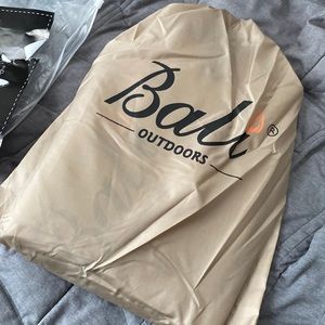 NWT. OUTDOORS
Rain cover for 24" fire pit
Product size: 33.07"X21.26"